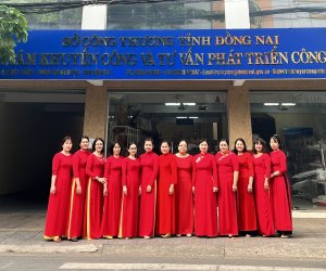 Phụ nữ Trung tâm Khuyến công và Tư vấn Phát triển Công nghiệp hưởng ứng sự kiện 