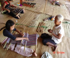 Nghề dệt thổ cẩm Châu Mạ ở huyện Định Quán