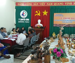 THIẾT KẾ SÁNG TẠO SẢN PHẨM THỦ CÔNG MỸ NGHỆ, KHAI THÁC TIỀM NĂNG LỢI THẾ VÀ THỂ HIỂN BẢN SẮC VĂN HÓA CỦA ĐỊA PHƯƠNG 