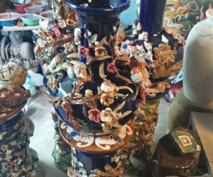 NGƯỜI HỌA SĨ NẶNG TÌNH VỚI GỐM BIÊN HÒA XƯA