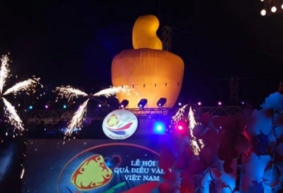 TP Phố Đồng Nai tổ chức Lễ hội Quả điều vàng năm 2026 dự kiến tổ chức từ ngày 21-5 đến 23-5-2026, tại Nông trại du lịch Quả Điều Vàng (thuộc Công ty cổ phần Vĩnh Phúc, xã Đồng Tâm Đồng Nai)